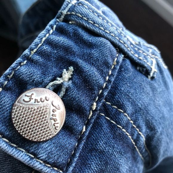 Free People High Waisted Skinny Jeans side zip hem - Picture 6 of 6